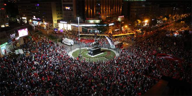 Bursa’da demokrasi nöbeti..