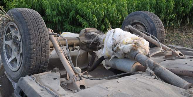 Bursa’da şaftına patates çuvalı dolanan araç takla attı: 4 yaralı