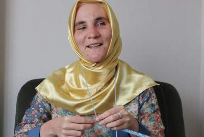 Manisa'da yaşayan 28 yaşındaki görme engelli Hülya Gül, hobi olarak