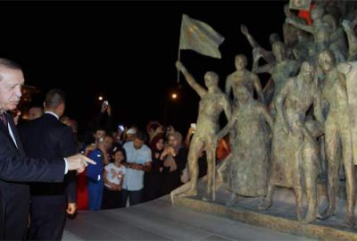 Cumhurbaşkanı Erdoğan Şehitler Abidesi’ni ziyaret etti