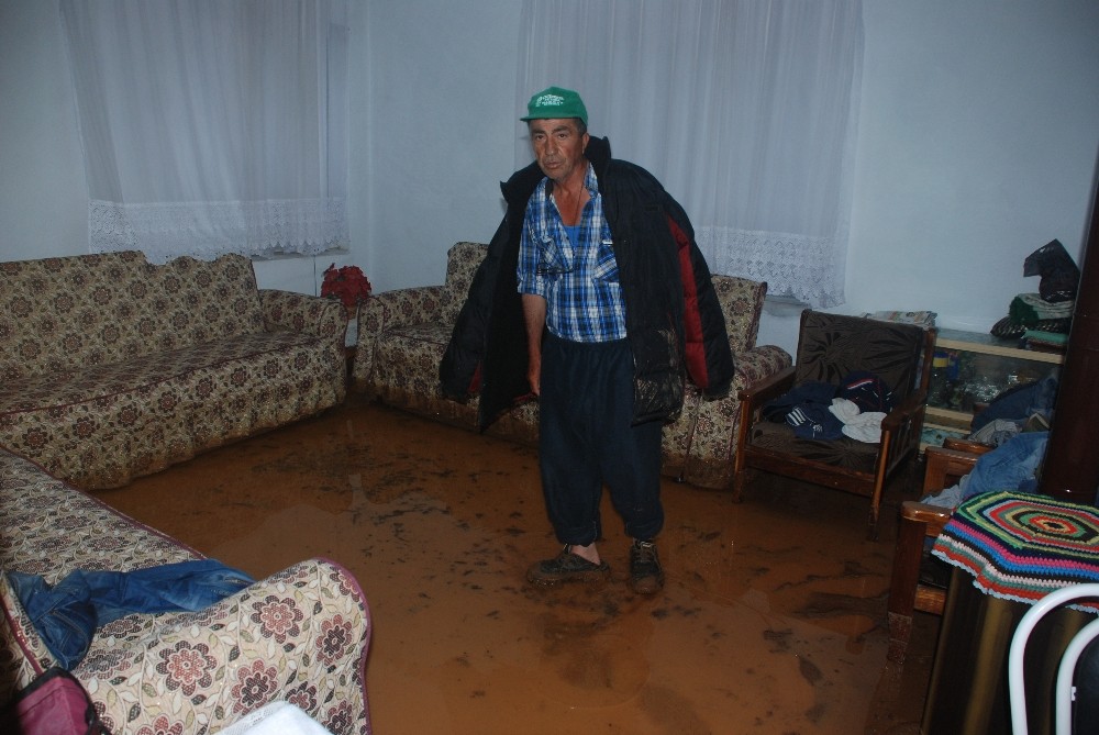 Bayramiç’i sel vurdu Bayramiç’i sel vurdu