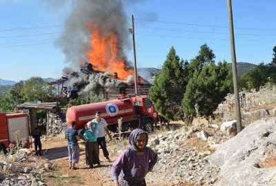 Antalya'nın Akseki ilçesinde tarihi düğmeli ev yangın sonucu kullanılmaz hale