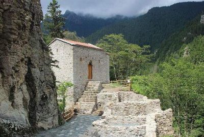Trabzon'un Maçka ilçesindeki Sümela Manastırı'nın patika yolunda yer alan ve