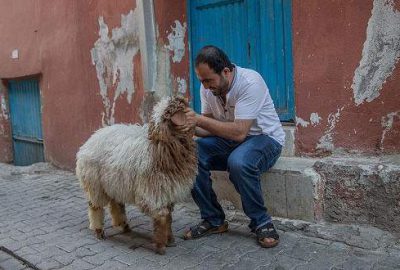 Şanlıurfa'da bir fabrikada işçi olarak çalışan Aktabur'un oturduğu 4 katlı