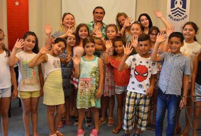 Muğla'da, 12 ülkeden 31 çocuğun oluşturduğu "Rengarenk Göçmen Çocuklar Korosu",