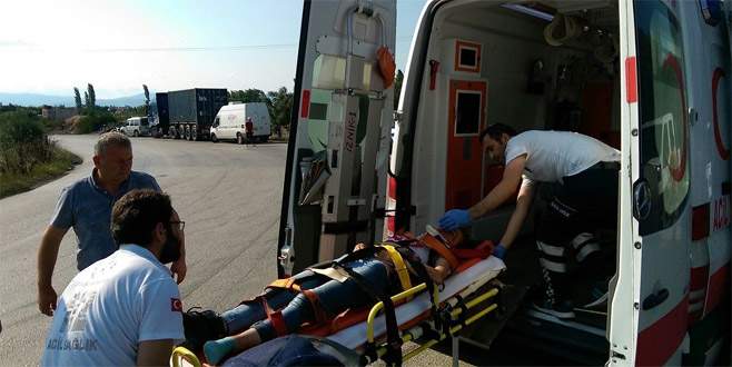 Bursa’da motosiklet ile kamyonet çarpıştı: 1 yaralı
