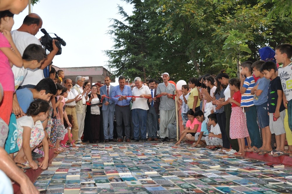 Mersinli yazarlardan ’Kitap Yolu’ etkinliği