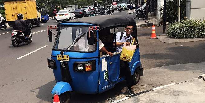Endonezya’da trafiğe çözüm ‘bajai’ler