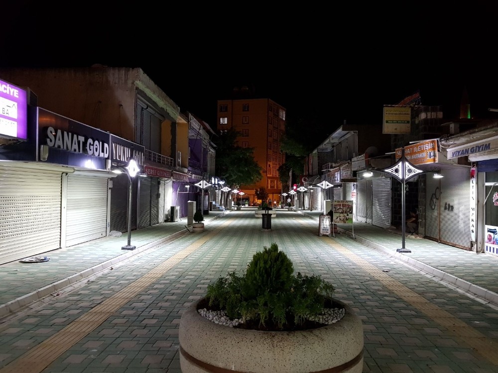 İdil Belediyesi cadde ve sokakları düzenliyor