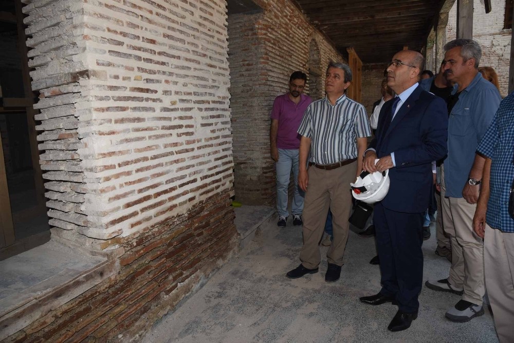 Tarihi Tepebağ Ortaokulu’nda restorasyon çalışmaları Tarihi Tepebağ Ortaokulu’nda restorasyon çalışmaları