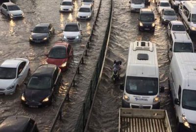 İstanbul’da yağış hayatı felç etti!
