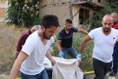 Kötü kokuların geldiği eve giren ekipler şok oldu!