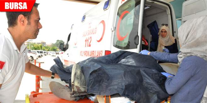 Üzerine düştüğü demir vücuduna saplandı