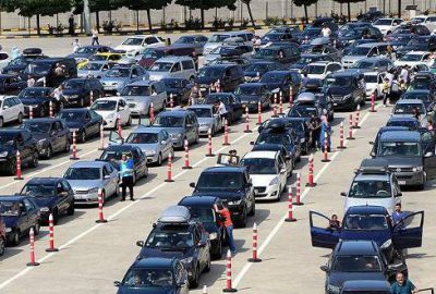 Tatillerini memleketlerinde geçirmek isteyen Avrupa'da yaşayan Türk vatandaşlarının sınır kapılarından