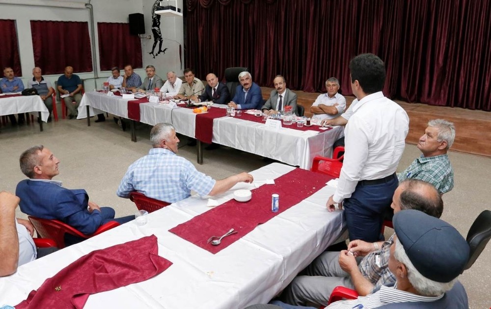 Vali Varol’dan muhtarlarla toplantı Vali Varol’dan muhtarlarla toplantı