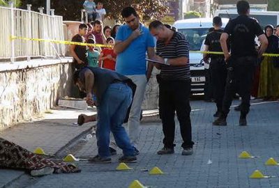 Eski eşini ve kızını ‘ev’ için öldürmüş