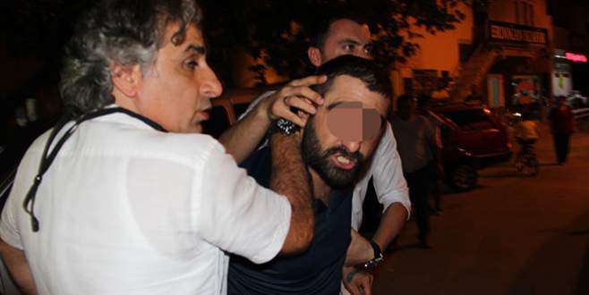 Trafikte yol vermemekle suçladığı sürücünün aracına ateş açtı