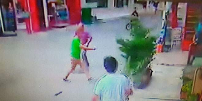 İki berberin kavgasında kan aktı