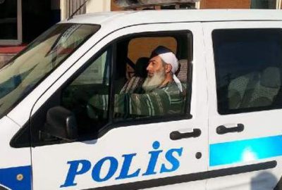 Sarıklı polisin görevine son verildi