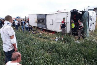Yolcu otobüsü devrildi: 5 ölü, 36 yaralı