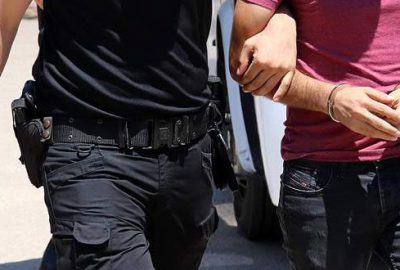 FETÖ şüphelisi valilik binasında yakalandı