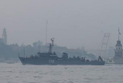 Rus savaş gemisi Boğaz’dan böyle geçti