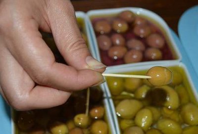 Ayvalık zeytinini Hong Kong’a taşıdı