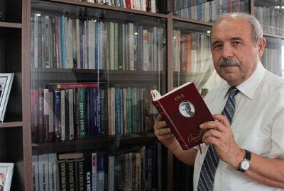 Kayseri'de lise yıllarında kendisine sigara içmesi teklifinde bulunan arkadaşlarına "ona