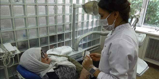 Bursa’da 65 yaş üstü hastalar için ilk diş polikliniği açıldı
