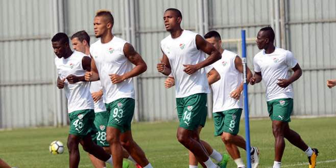 Timsah kadroyu gençleştirdi