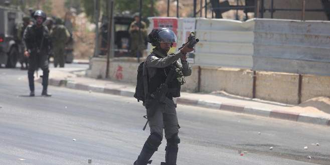 İsrail temmuzda 880 Filistinliyi gözaltına aldı
