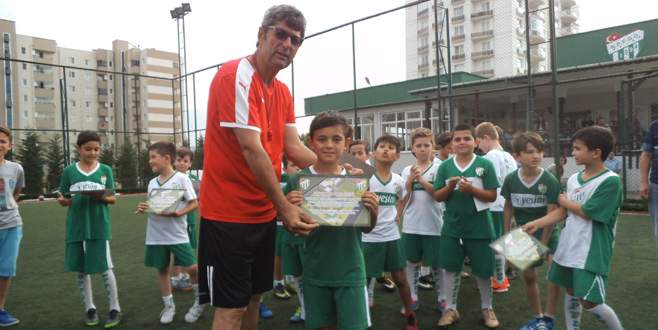 Şankaya mezun verdi