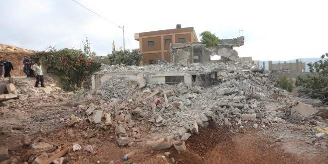 İsrail Filistinlilere ait 3 evi yıktı