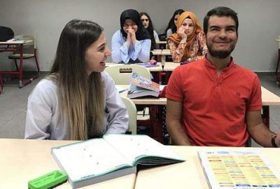 Kocaeli'nin İzmit ilçesinde yaşayan 18 yaşındaki görme engelli Enes Deniz,