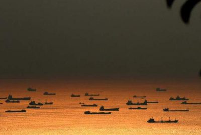 Boğazlarda bekleyen gemiler 500 milyon dolar bırakacak