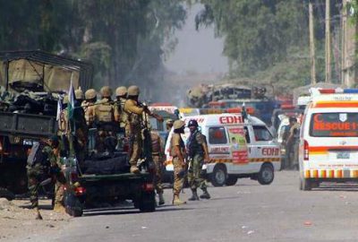 Pakistan’da polis aracına saldırı: 2 ölü