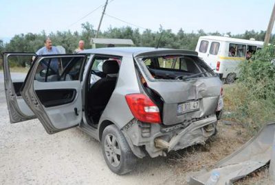 Bursa’da yolcu minibüsü ile otomobil çarpıştı: 3 yaralı