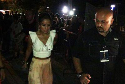 Tuğba Yurt sahneyi terk etti