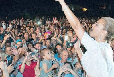 Konserden canlı yayın