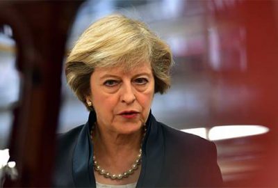 İngiltere Başbakanı May ‘görevimin başındayım’ mesajı verdi