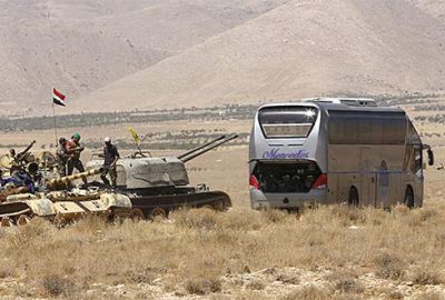 DEAŞ’lılar tank korumasında taşınıyor