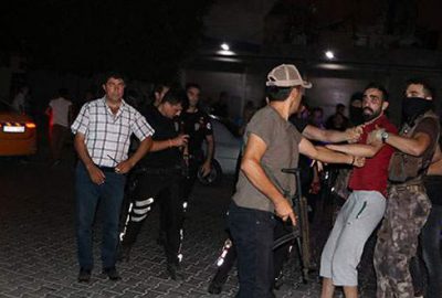 Mahalleli ve Suriyeli aile arasında sopalı bıçaklı kavga