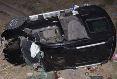 Feci kaza!.. Kafa kafaya çarpışıp köprüden uçtular