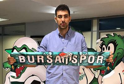 Bursaspor Genel Menajeri Yücel madalyasını satıyor
