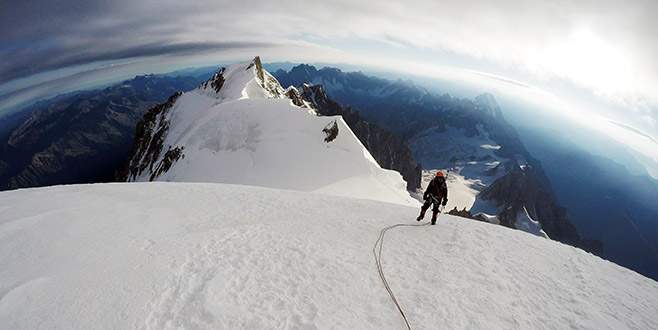 Türk dağcılar İsviçre’nin zirvesine tırmandı