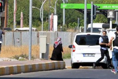 İknaya gelen annesini silahla kovaladı