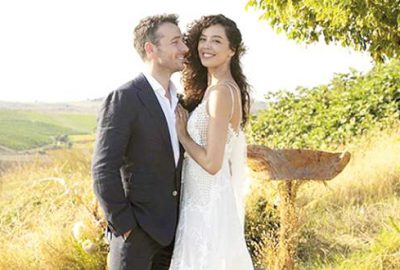 Azra gelinliği giydi