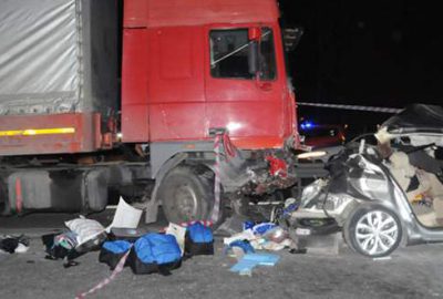 Zincirleme trafik kazası: 1 ölü, 4 yaralı