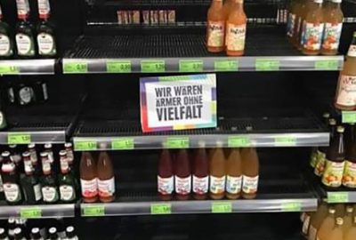 Irkçılığa ilginç protesto