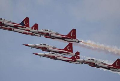 Türk Yıldızları Maçka şehitleri anısına uçtu